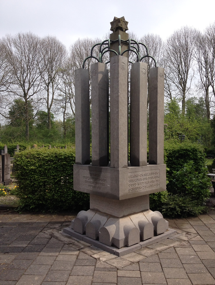 Het Joods monument voor de oorlogsslachtoffers bevindt zich op de Joodse begraafplaats aan de Iepenlaan in de wijk Selwerd, bij het Selwerderhof in Groningen. Foto: 24 april 2014.